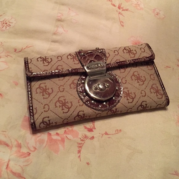 Guess wallet