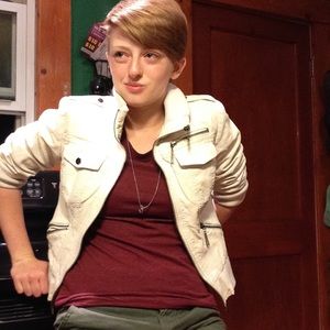 White jacket( can be bundled for free)