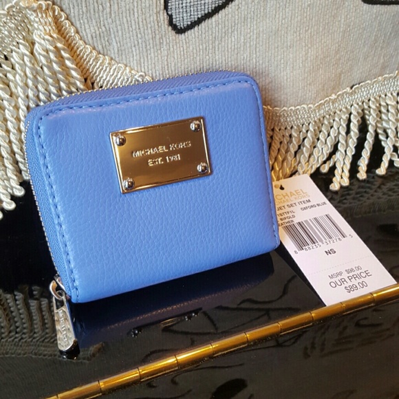 Authentic MK Wallet - Picture 1 of 3