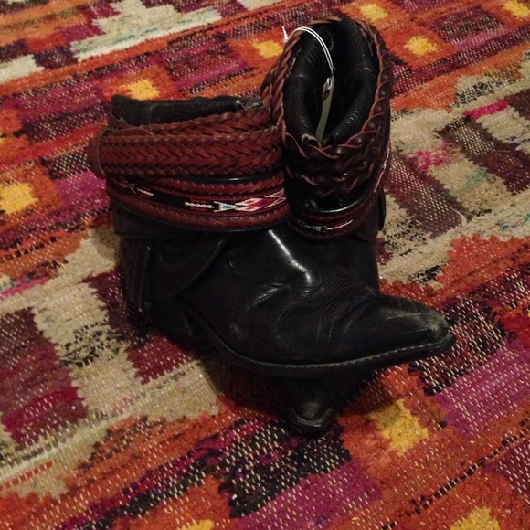 Upcycled Cowboy Boots 7.5 Black Leather - Picture 2 of 4