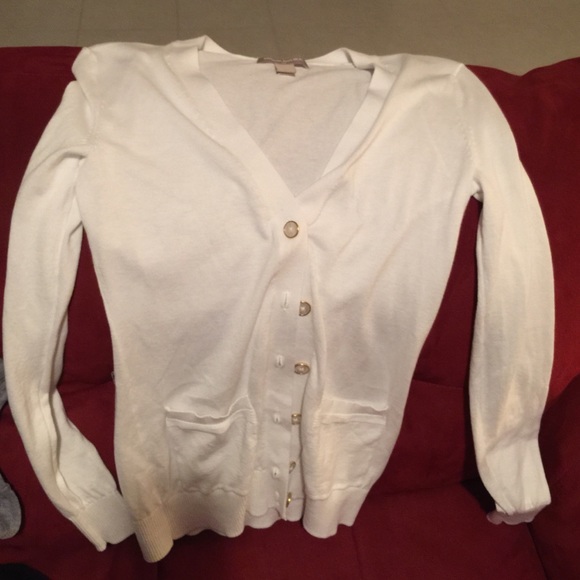White sweater🔥🔥🔥SOLD🔥🔥🔥