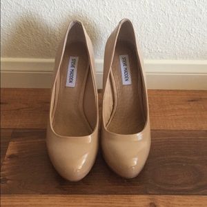 Steve Madden nude pumps