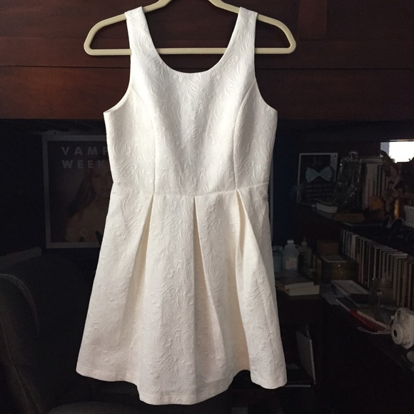Pleated Dress with Lace V-Back