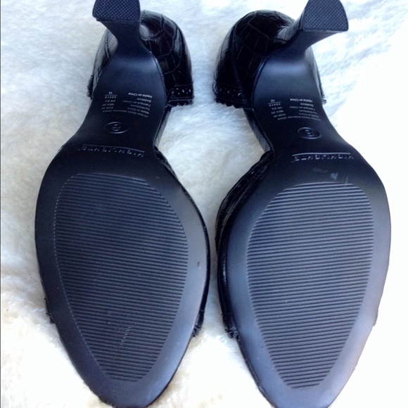 NWOT. Black Faux Alligator Open-Toed Heels - Picture 4 of 4