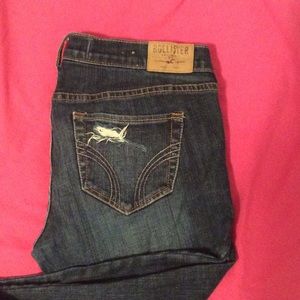 Hollister 5L distressed jeans