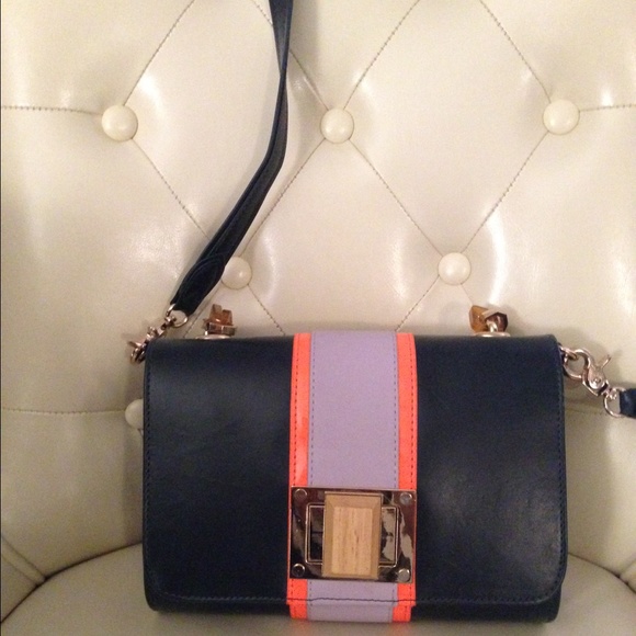 🎉HP🎉 Fun navy bag 💙 from Urban Outfitters - Picture 3 of 4