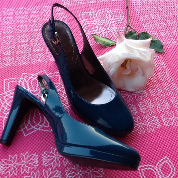 tahari slingback pumps