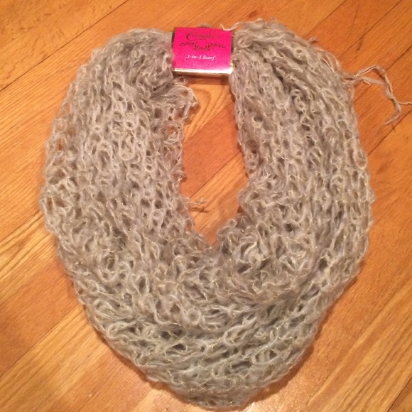 Candie's 2 in 1 grey scarf - Picture 1 of 3