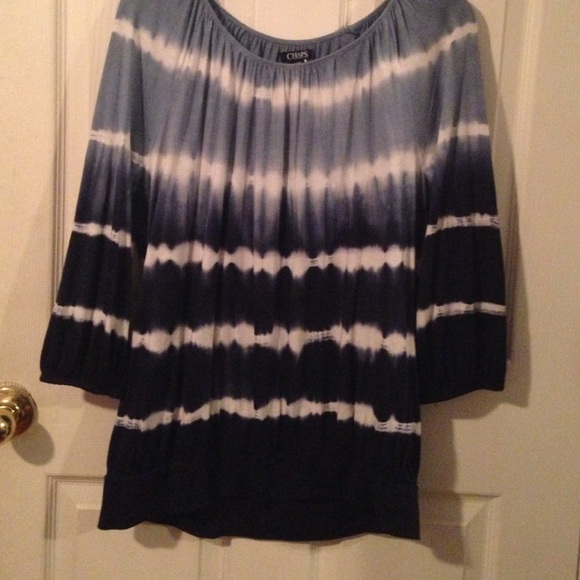 horizontally tie-dyed blue ombré shirt