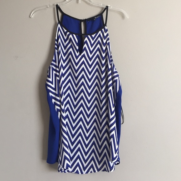 Beautiful top. Blue white and black