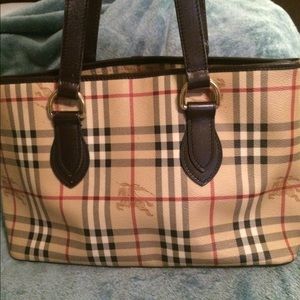 Burberry large shoulder bag!