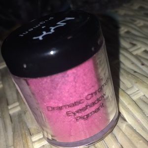 Nyx pink eye pigment