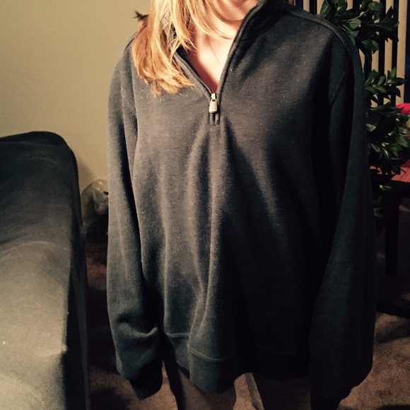 Large Gray ARROW Pullover - Picture 3 of 4