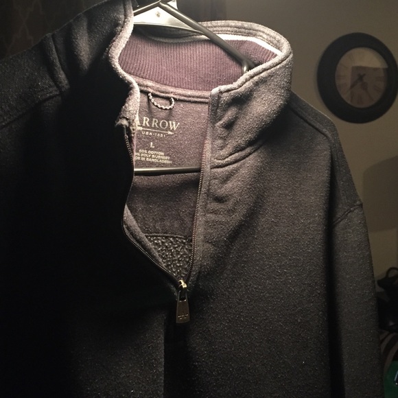 Large Gray ARROW Pullover - Picture 4 of 4