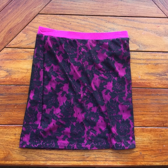 Kids pink skirt with black lace