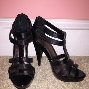 Kelly & Katie Strappy Black Pumps (8)
