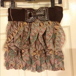 Ruffle skirt with brown belt