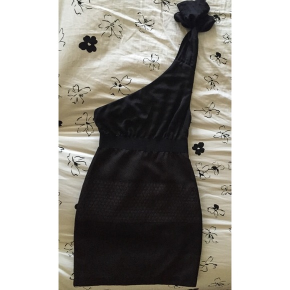 Studio M, black one shoulder strap dress - Picture 1 of 3