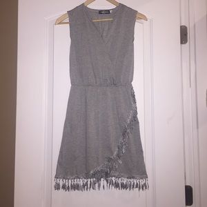 V neck sleeveless ruffle dress