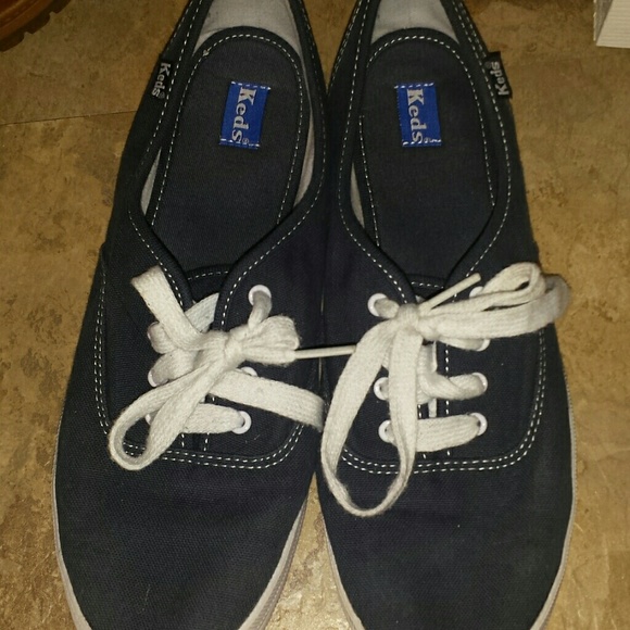 Cute Navy Blue Keds