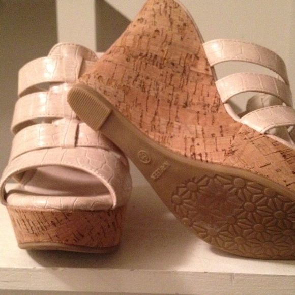 ❌SOLD❌Very comfortable! - Picture 4 of 4