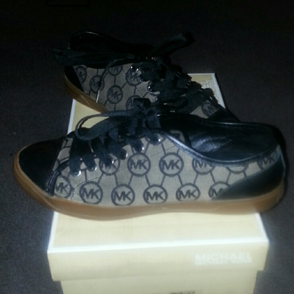 Michael Kors Monogram Sneaker