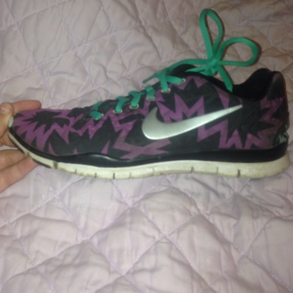 Nike free run tennis shoes woman's size 8 - Picture 2 of 4