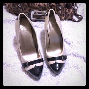 Sexy platform pumps! Nude and black!