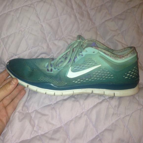 Blue ombré Nike free runs woman's Size 8.5 - Picture 2 of 4