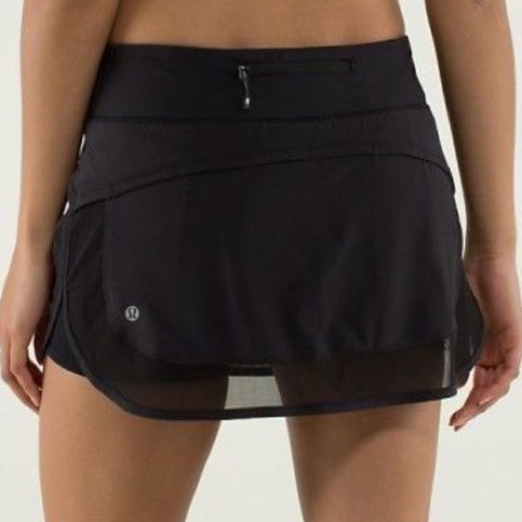 NEW Lululemon hotty hot skirt skort size 4 mesh