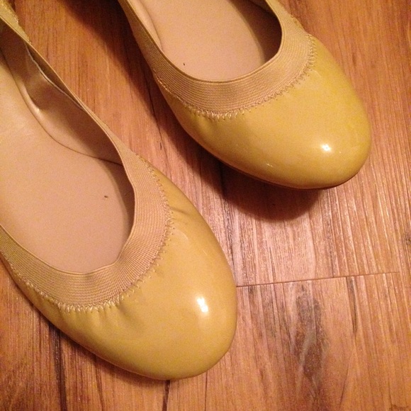 Banana Republic Nude Abby Ballet Flat