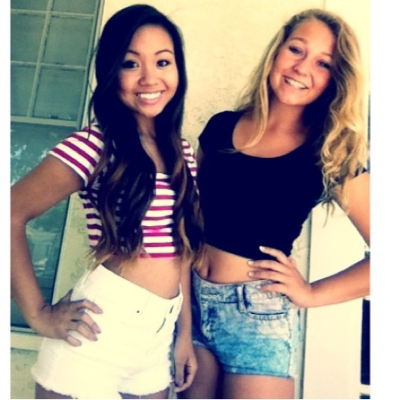 Cropped top - Picture 2 of 2