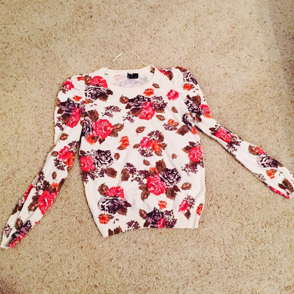 Pretty floral sweater