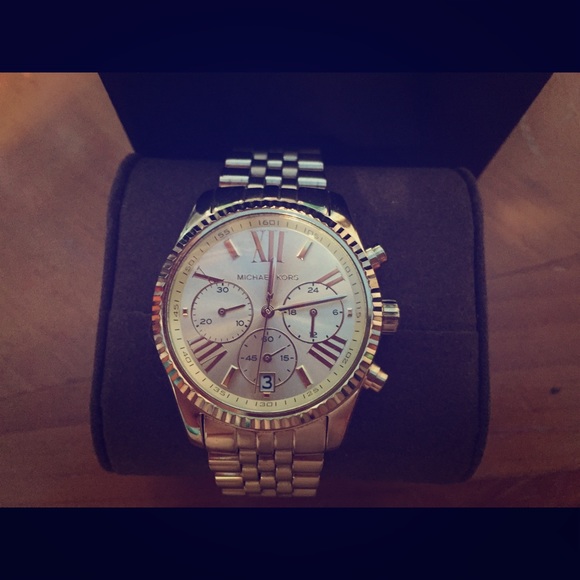 Michael kors gold watch
