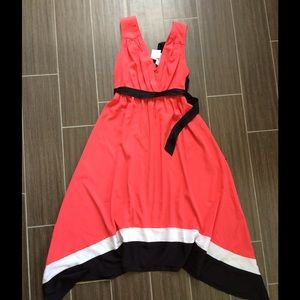 Destination Maternity handkerchief dress small