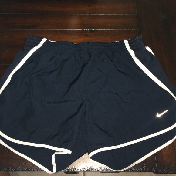 Navy NIKE-FIT running shorts!
