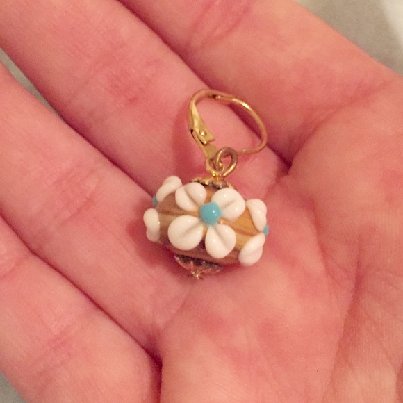 Never worn beautiful ANTROPOLOGIE earrings!