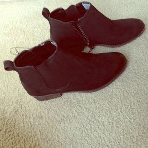 NWT Merona booties💛💛