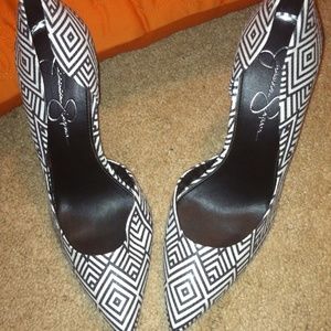 NWOT 👠⚪️⚫️ by JS