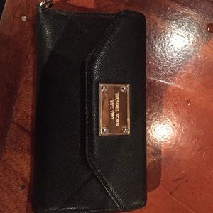 Michael kors iPhone 5s wallet