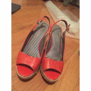 Jessica Simpson wedges