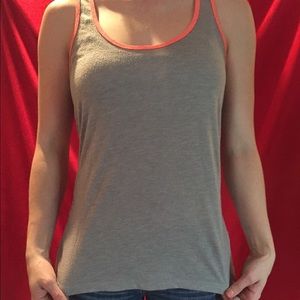 Cute razorback Nollie tank