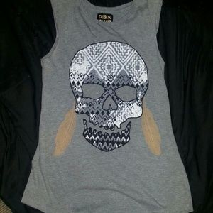 Sleeveless fitted skull tee