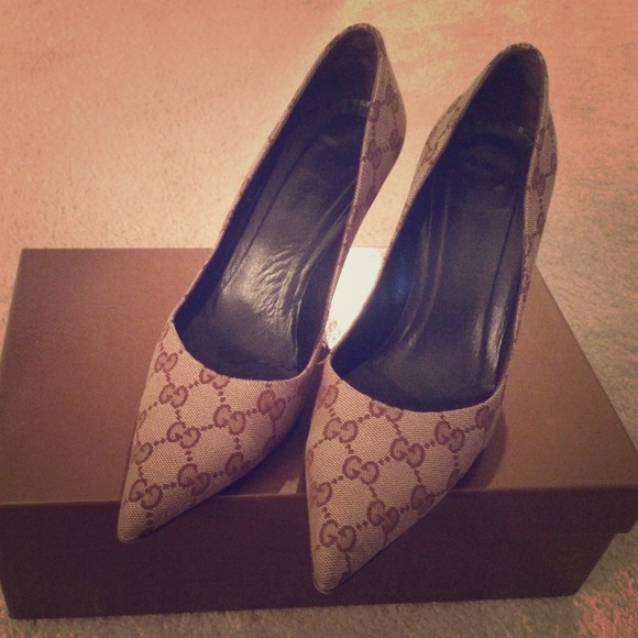 SOLD-Authentic Logo Gucci Heels