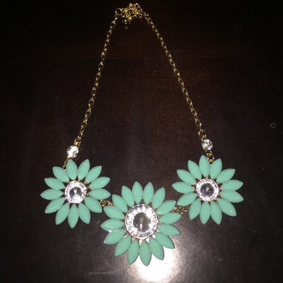 Statement necklace