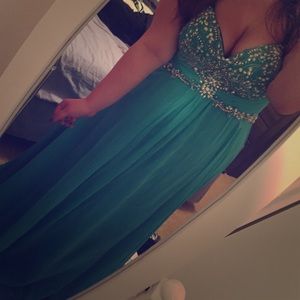 Beautiful sweetheart strapless prom dress