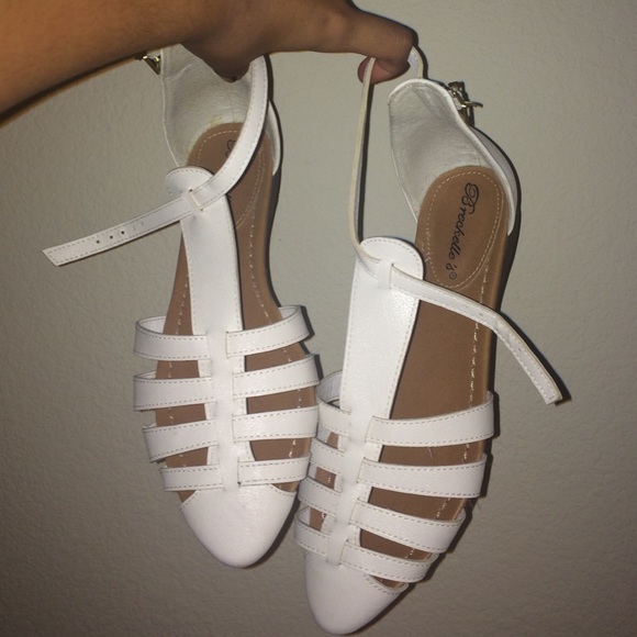 White sandals - Picture 1 of 1