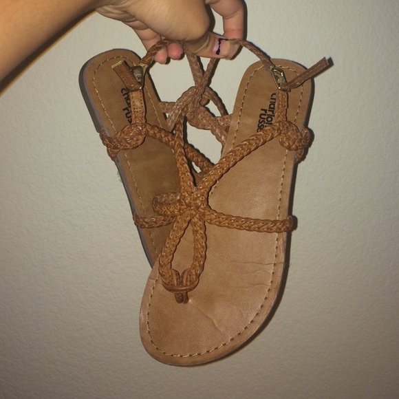Brown sandals - Picture 1 of 1