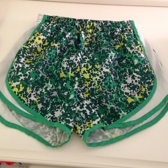 Nike Pants - Nike dri-fit tempo shorts