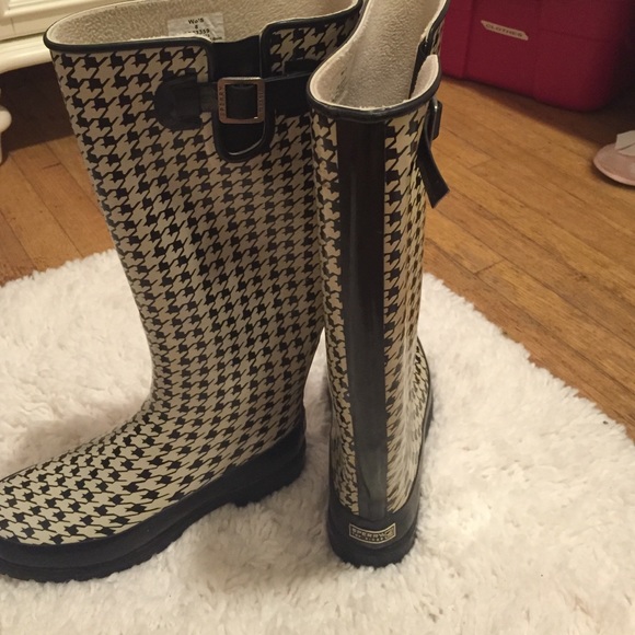 Off white & black Sperry rain boot size 8
